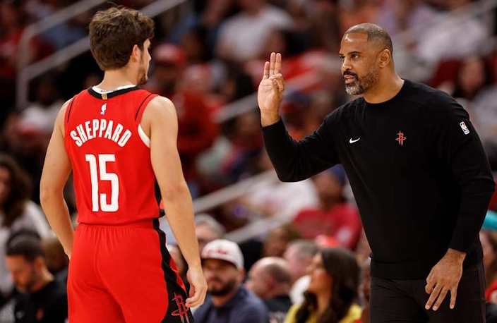 九游娱乐登录入口-19分7板10助6断2帽！谢泼德刷爆NBA纪录，乌度卡却遇上难题了